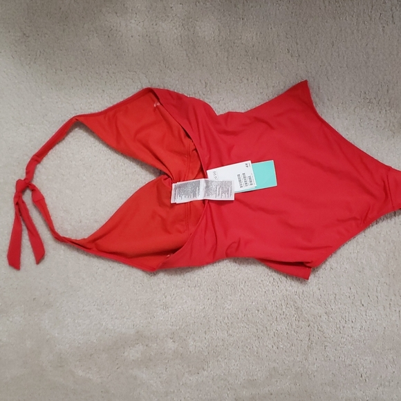 NWT H&M Size 4 red halter swimsuit - Picture 3 of 4